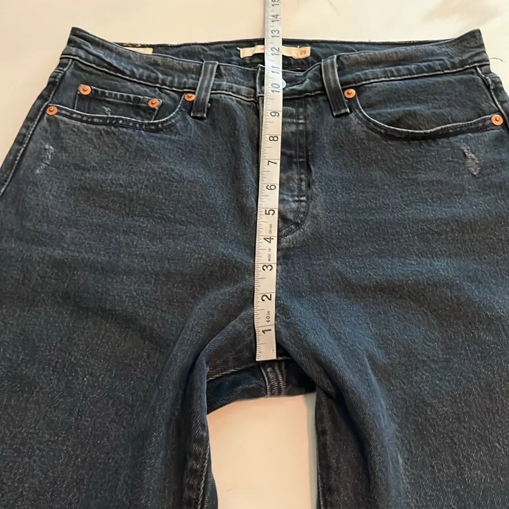 Levi’s Premium High Rise Wedgie Size 29